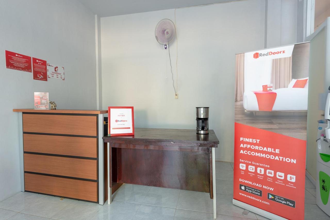 Reddoorz Plus Syariah @ Raya Nginden 2 Surabaya Eksteriør billede