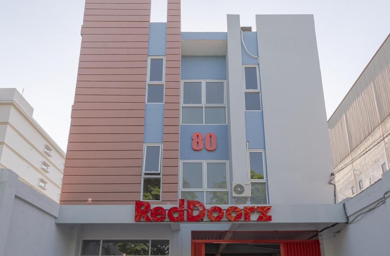 Reddoorz Plus Syariah @ Raya Nginden 2 Surabaya Eksteriør billede